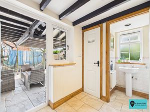 Utility / WC - click for photo gallery